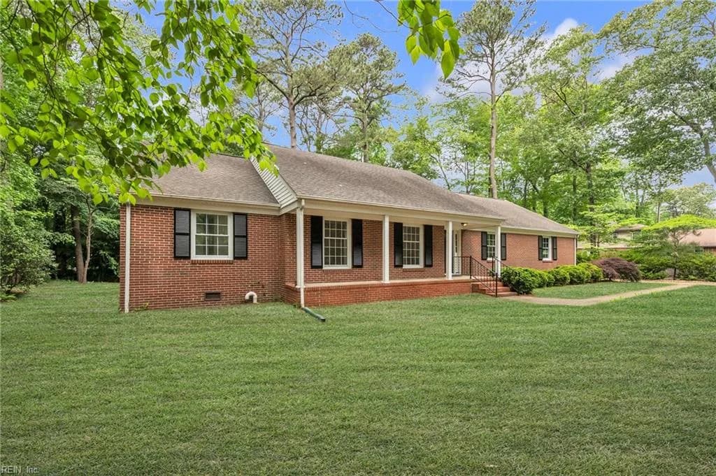 401 Piney Point RD, YORKTOWN VA 23692 - Photo 4