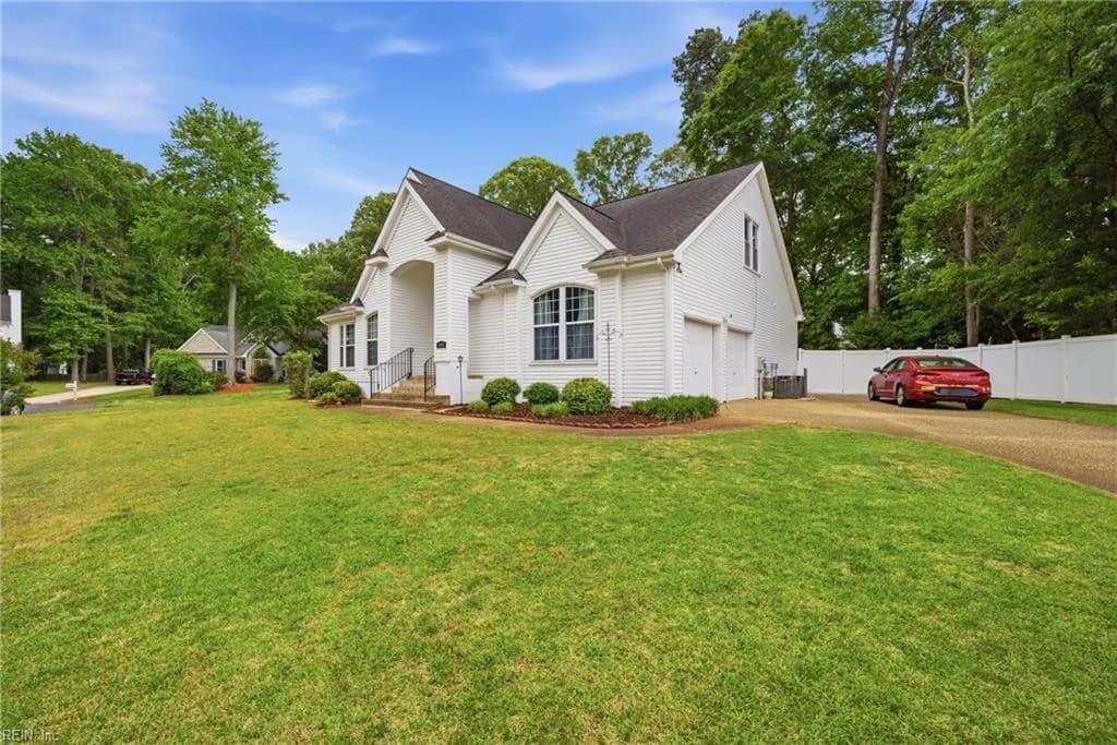 1305 Gable WAY, CHESAPEAKE VA 23320 - Photo 3