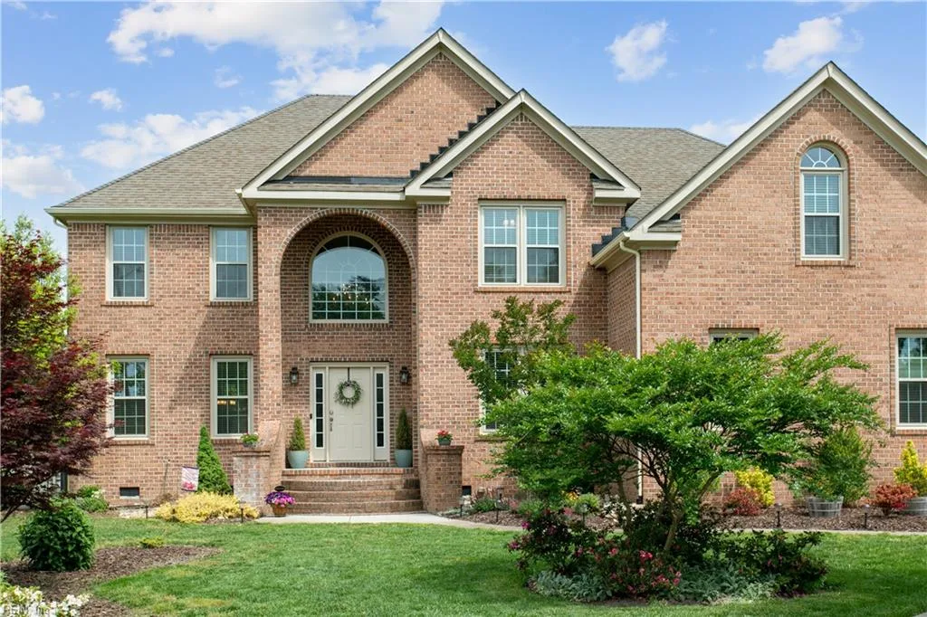 800 Wakedale ARCH, Chesapeake — 5 bed Residential, 3,736 sqft