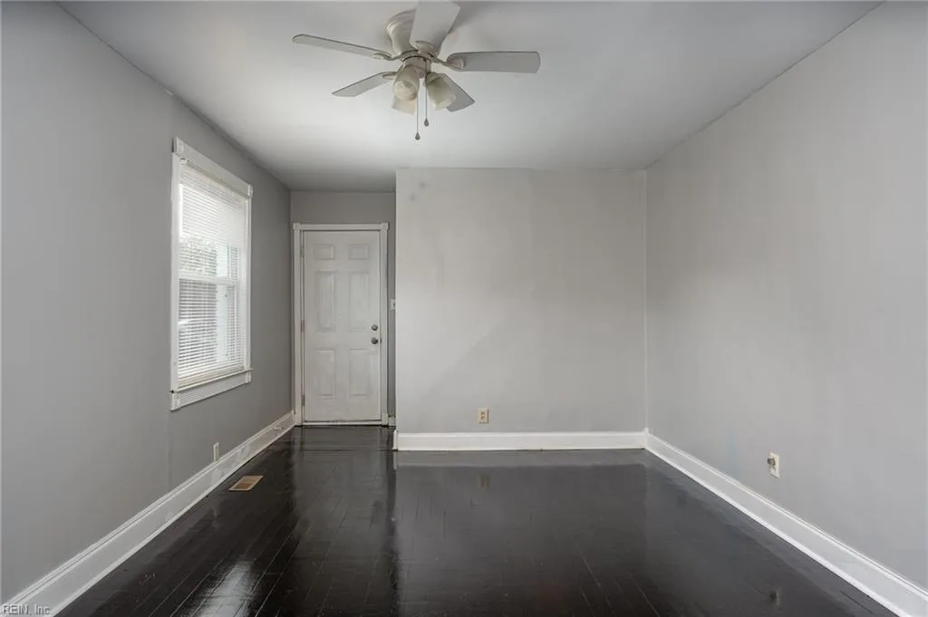 147 Clyde ST, HAMPTON VA 23669 - Photo 5