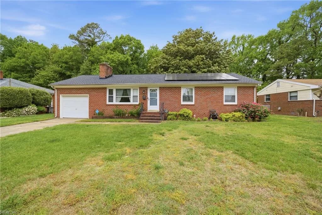 707 Milton DR, HAMPTON VA 23666 - Photo 2