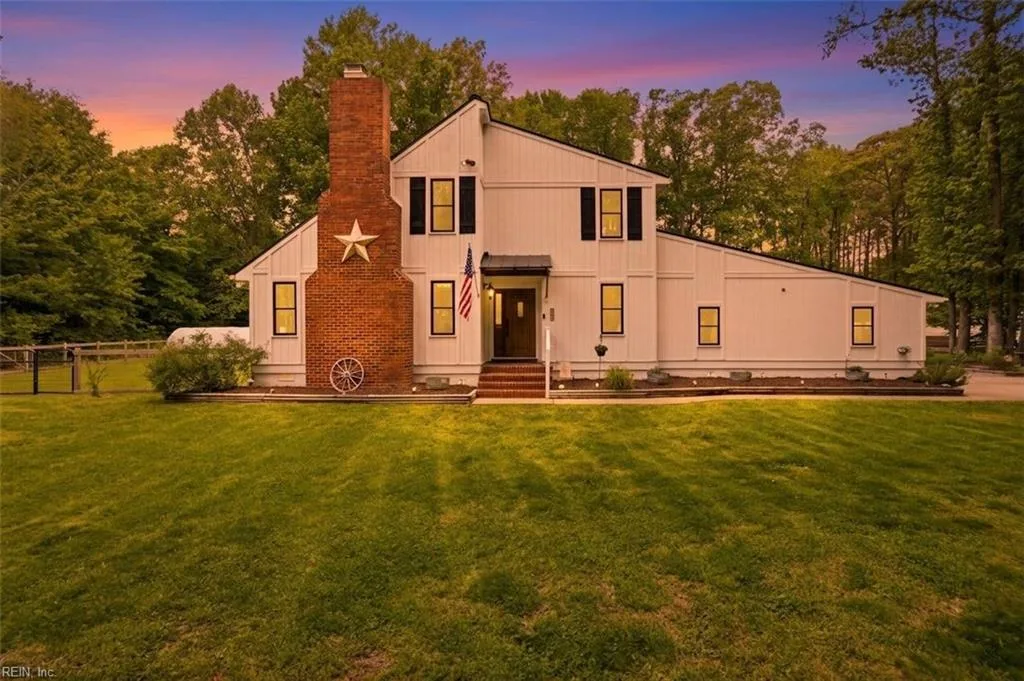 660 Margaret DR, Chesapeake — 3 bed Residential, 2,498 sqft