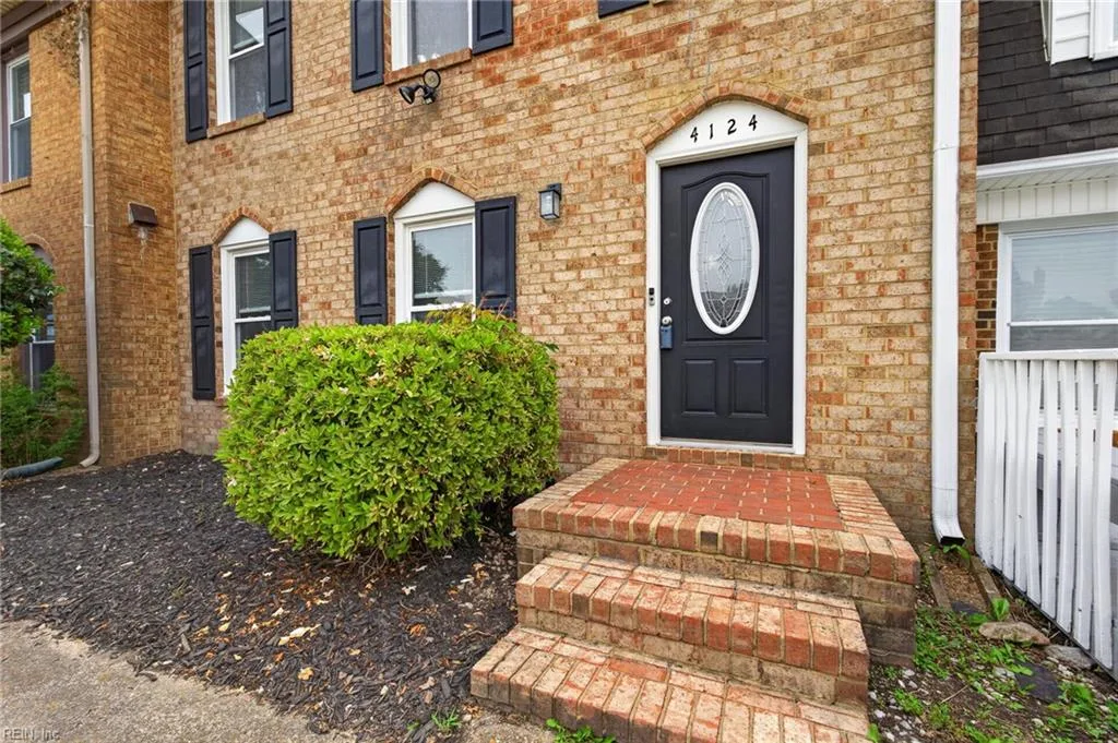 4124 Benjamin Harrison DR, Virginia Beach — 3 bed Residential, 1,978 sqft