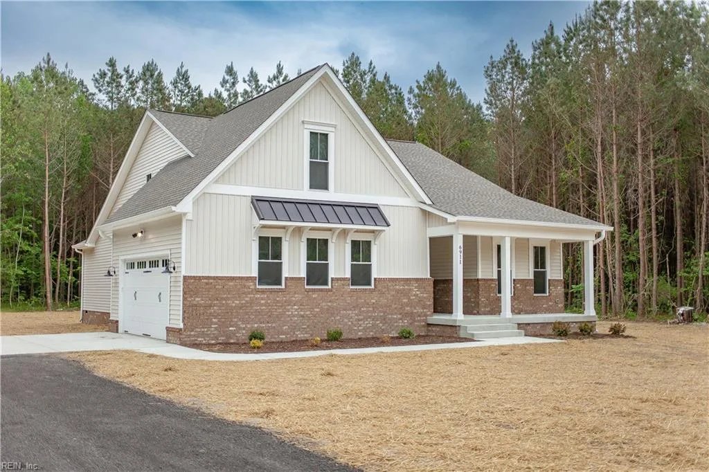 6911 Sunset Cove LN, GLOUCESTER VA 23061