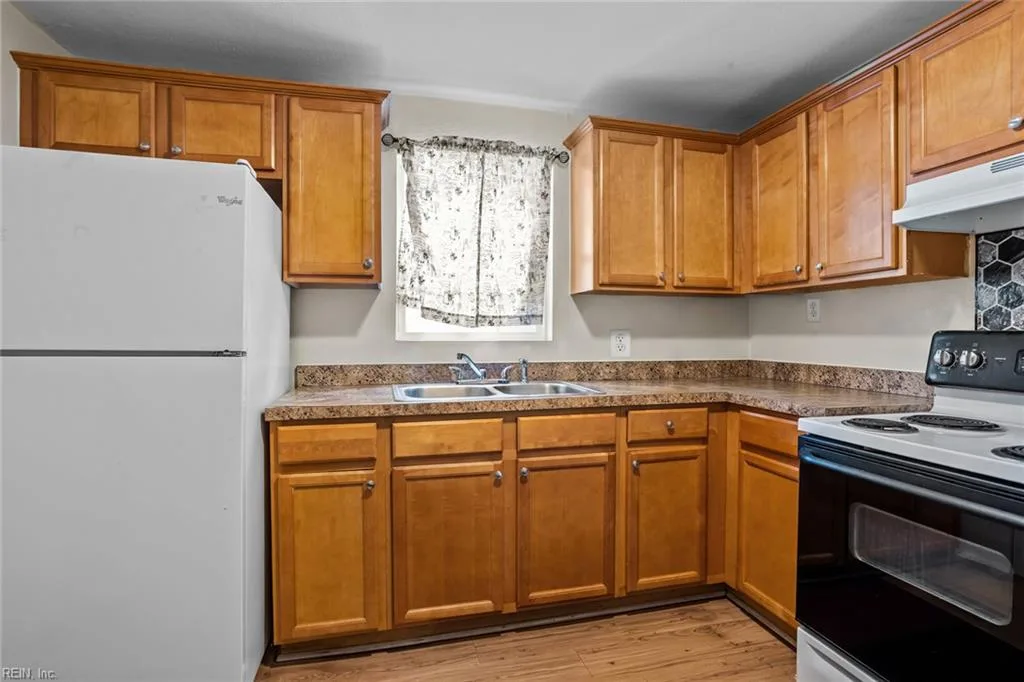 716 31st ST, NEWPORTNEWS VA 23607 - Main photo