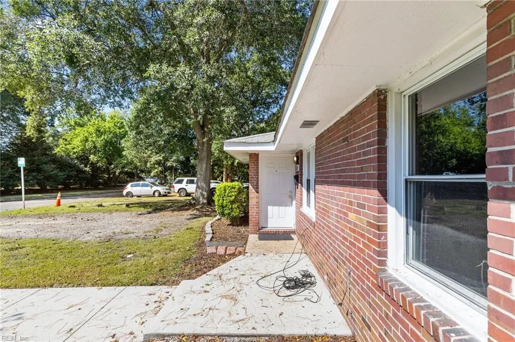1724 W 48th ST, NORFOLK VA 23508 - Photo 4