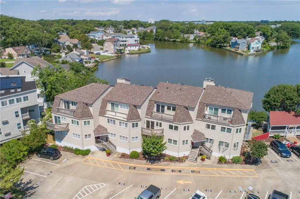 251 Lake DR, VIRGINIABEACH VA 23451
