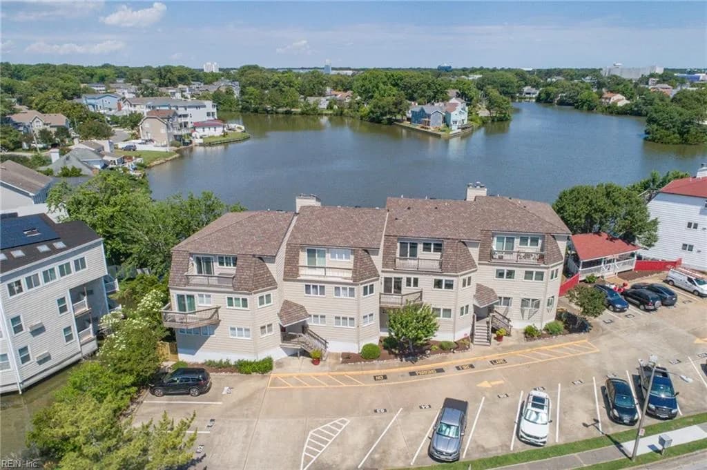 251 Lake DR, VIRGINIABEACH VA 23451 - Photo 3