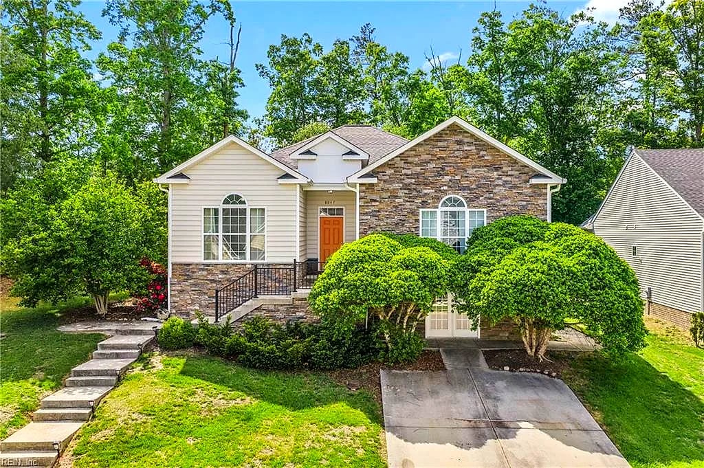 8047 Arbor Ponds TER, New Kent — 3 bed Residential, 2,856 sqft