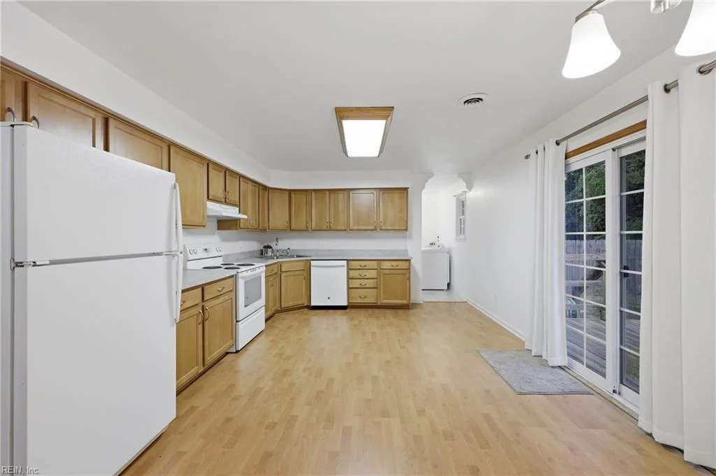 9552 Statler ST, NORFOLK VA 23503 - Photo 4