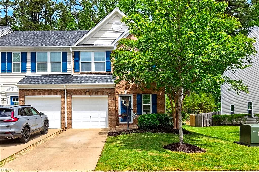 109 Riva CT, Yorktown — 3 bed Residential, 1,800 sqft