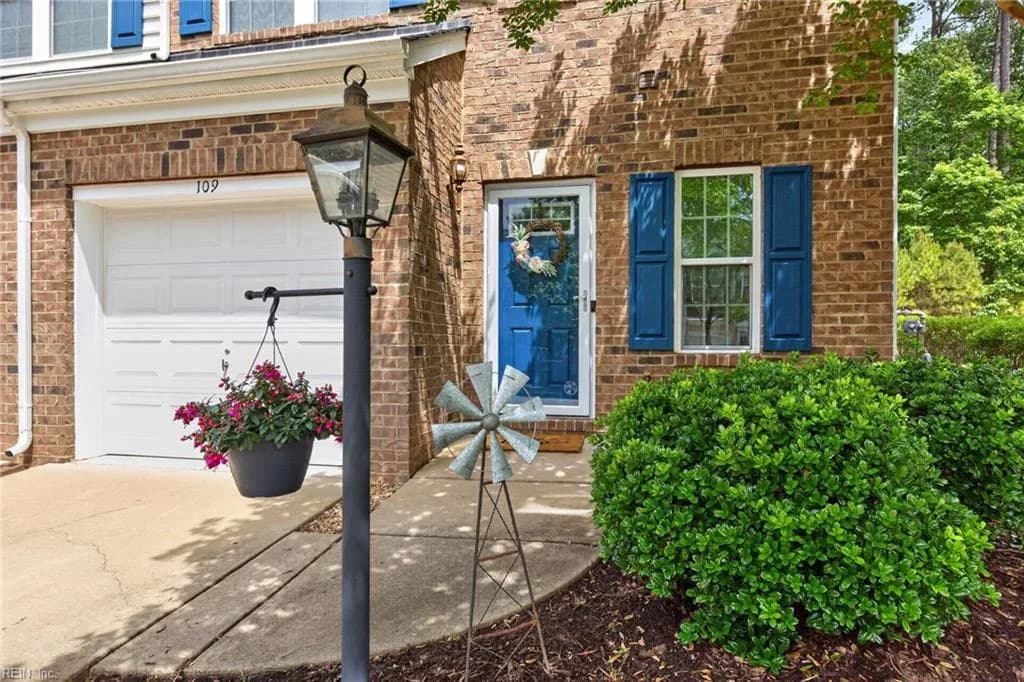 109 Riva CT, YORKTOWN VA 23690 - Photo 5