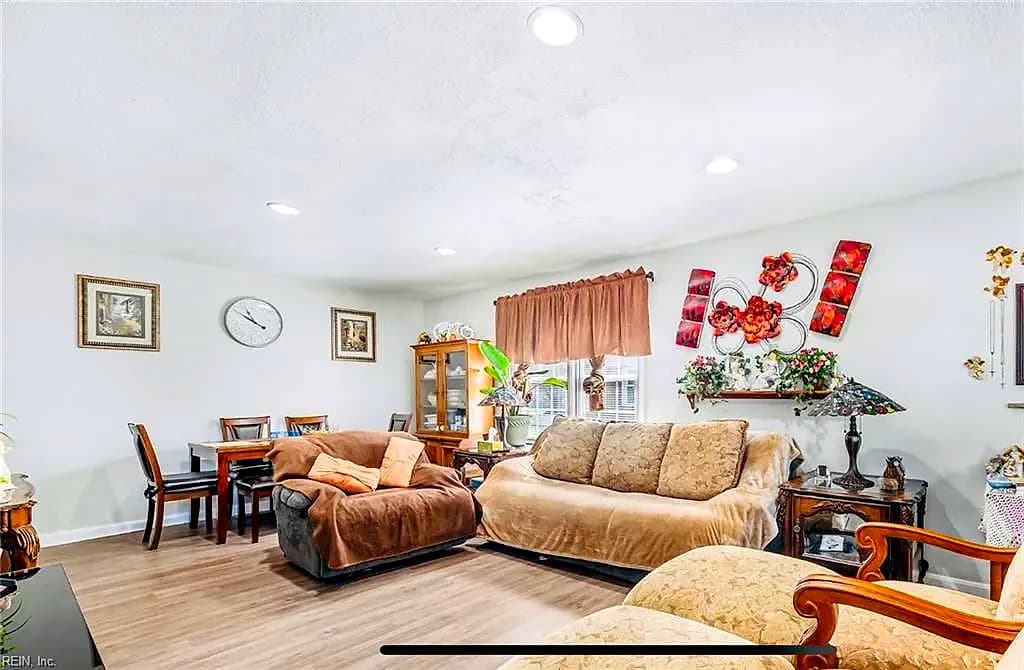 24 Saint Albans DR, HAMPTON VA 23669 - Photo 4