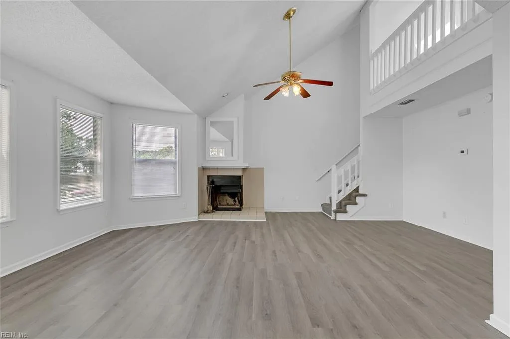 517 Mary Roberts LN, NEWPORTNEWS VA 23608 - Photo 4