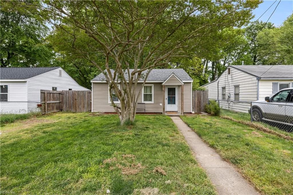 57 Phelps CIR, HAMPTON VA 23663 - Photo 2