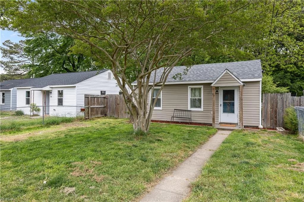 57 Phelps CIR, HAMPTON VA 23663 - Photo 4
