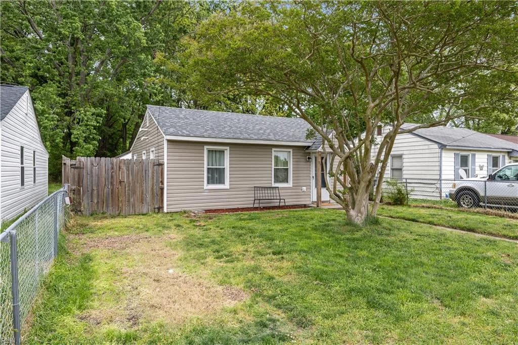 57 Phelps CIR, HAMPTON VA 23663 - Photo 5