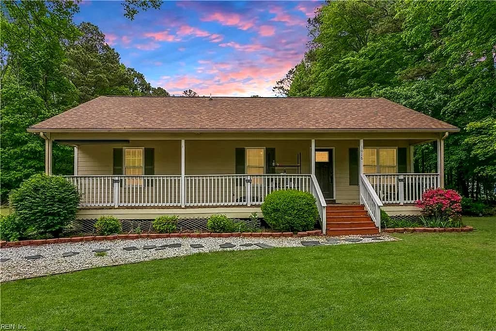 1016 Old York-Hampton HWY, YORKTOWN VA 23692 - Photo 2