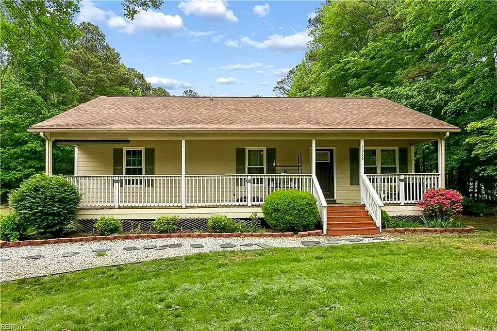 1016 Old York-Hampton HWY, YORKTOWN VA 23692 - Photo 3