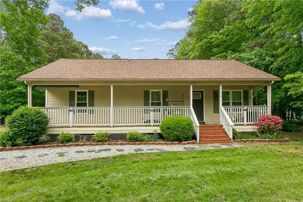 1016 Old York-Hampton HWY, YORKTOWN VA 23692 - Photo 3