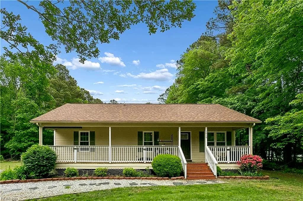 1016 Old York-Hampton HWY, YORKTOWN VA 23692 - Photo 4