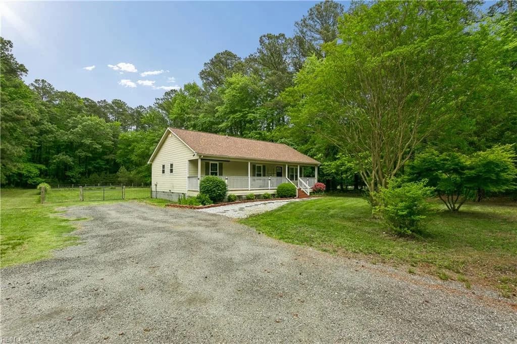 1016 Old York-Hampton HWY, YORKTOWN VA 23692 - Photo 5