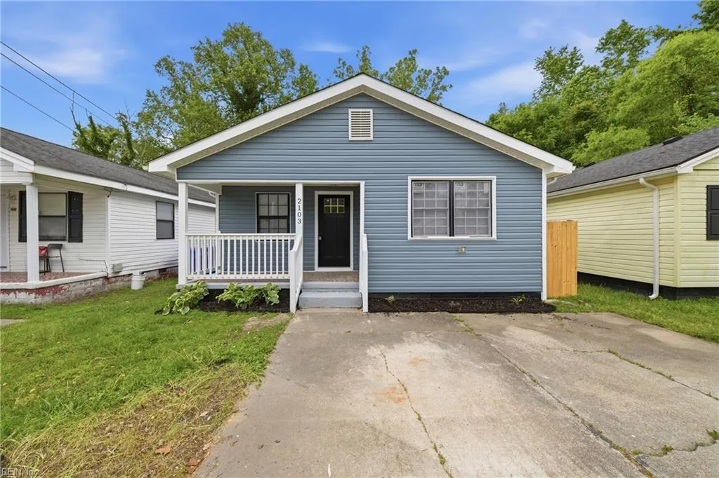 2103 Vermont AVE, Suffolk — 3 bed Residential, 1,159 sqft