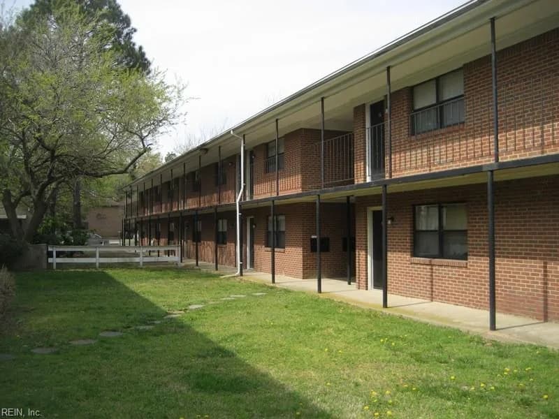 237 Ocean View AVE W #19, NORFOLK VA 23503 - Photo 2