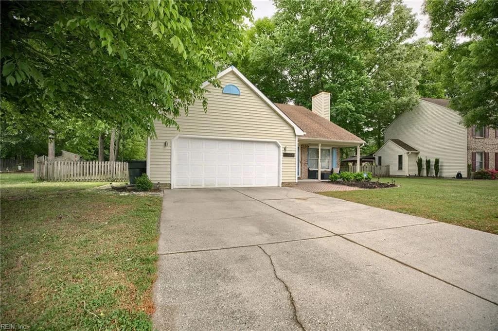 235 Dunn CIR, HAMPTON VA 23666 - Photo 5