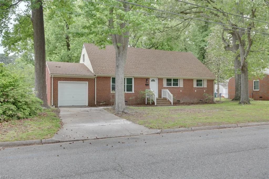 150 Henry Clay RD, NEWPORTNEWS VA 23601 - Photo 2