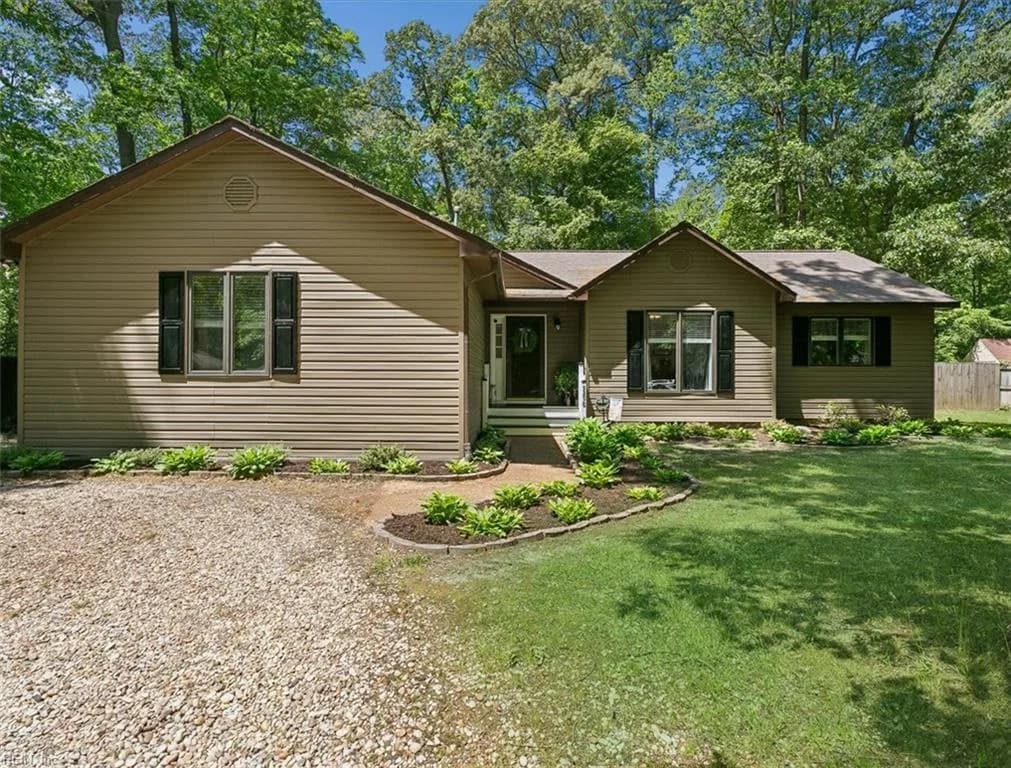 5290 Beechwood Knoll TRL, GLOUCESTER VA 23061 - Main photo