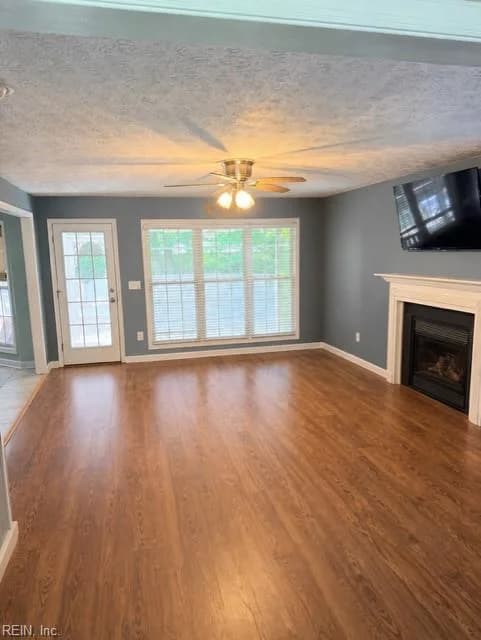 104 Park LN, SEAFORD VA 23696 - Photo 4