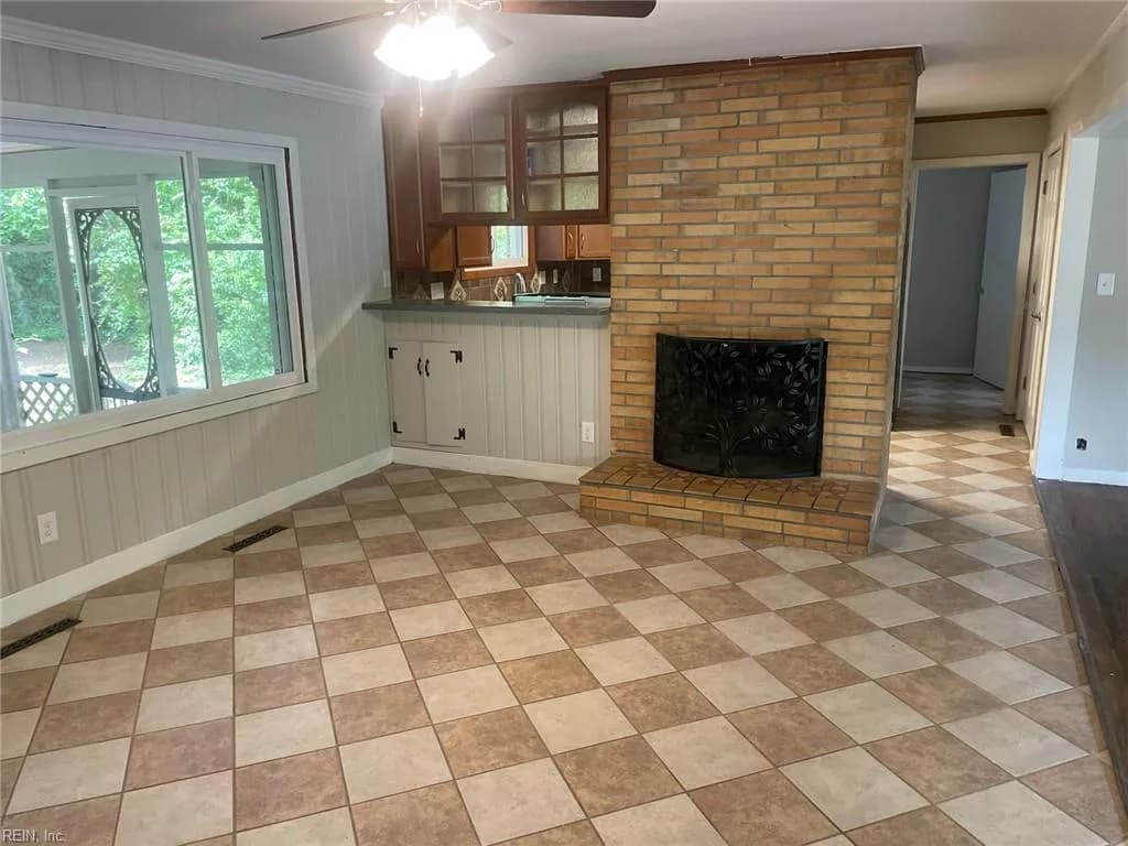 301 Woodroof RD, NEWPORTNEWS VA 23606 - Photo 5