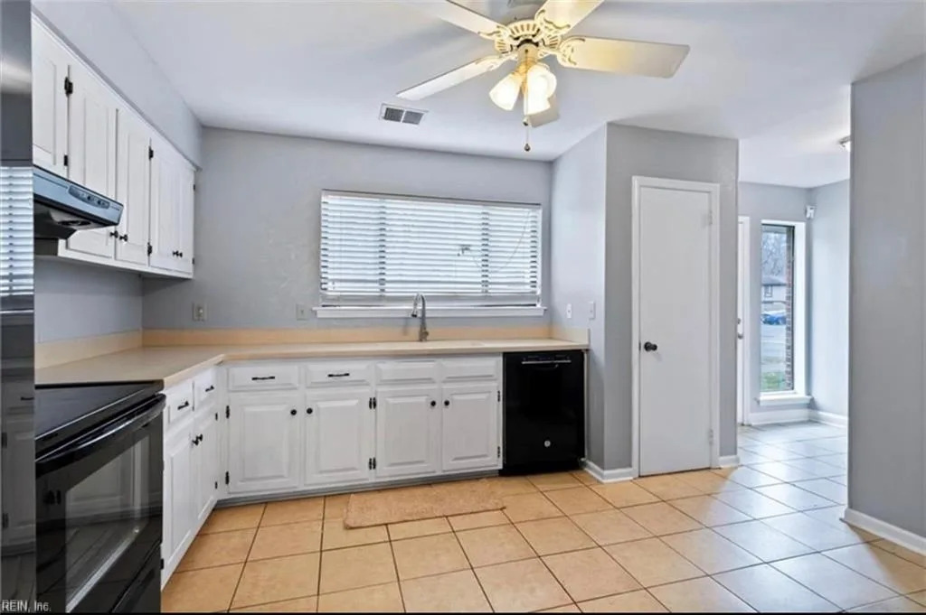 1049 Willow Green DR, NEWPORTNEWS VA 23602 - Photo 3