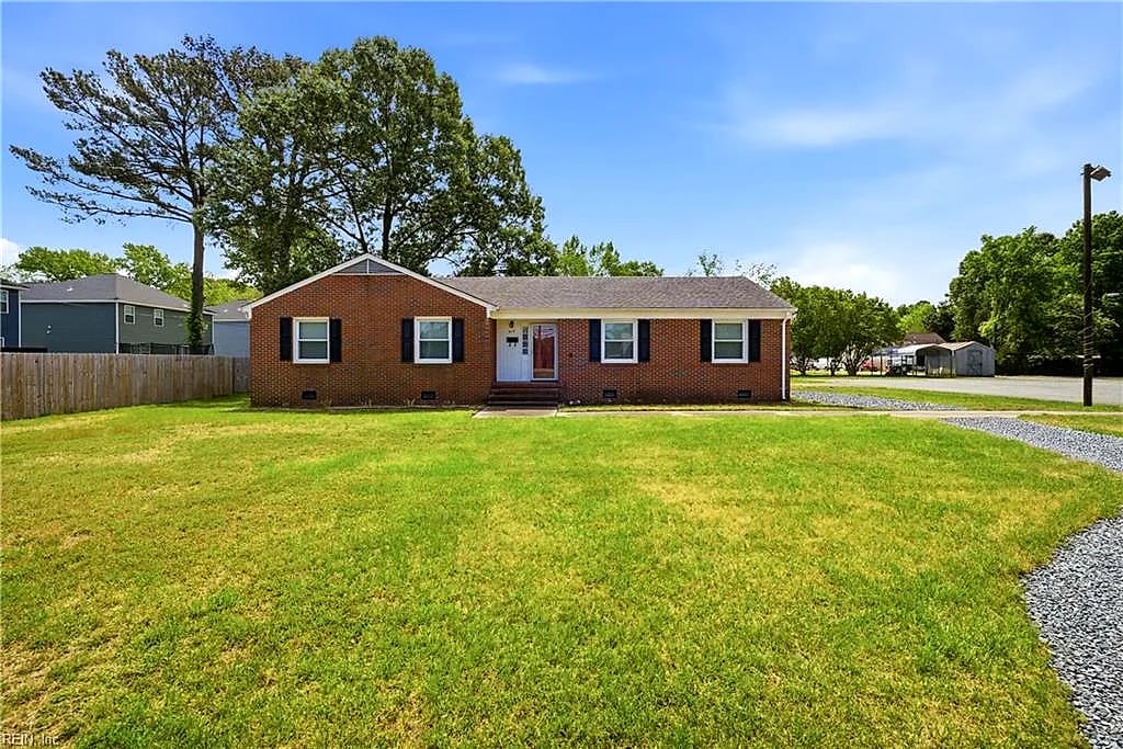 914 Briarfield RD, Newport News — 3 bed Residential, 1,794 sqft