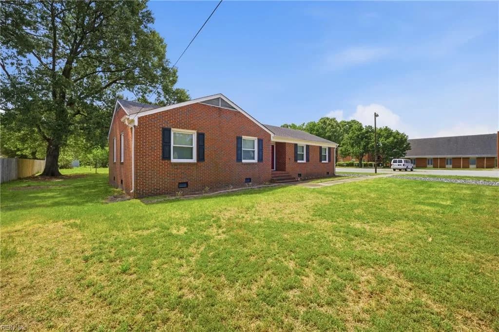 914 Briarfield RD, NEWPORTNEWS VA 23605 - Photo 3