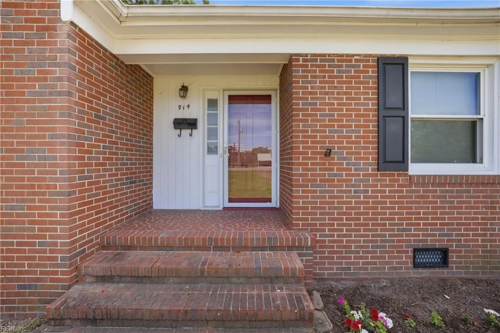 914 Briarfield RD, NEWPORTNEWS VA 23605 - Photo 5