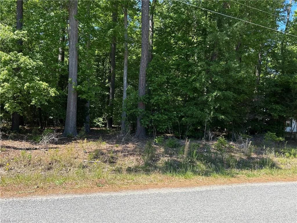 5718 Hillside DR, GLOUCESTER VA 23061 - Photo 2