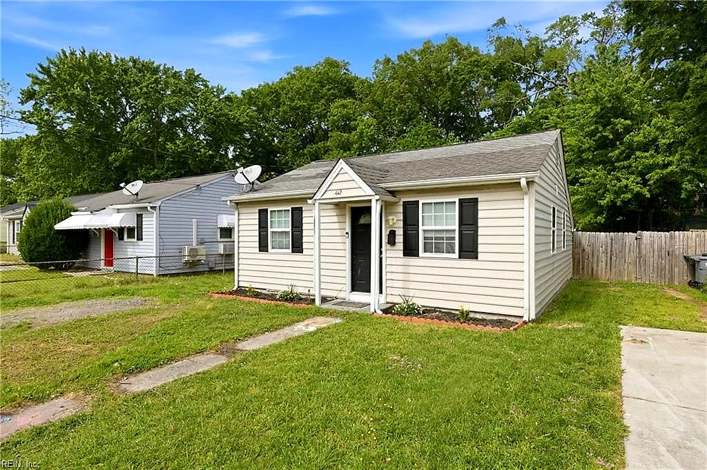 442 Smiley RD, HAMPTON VA 23663
