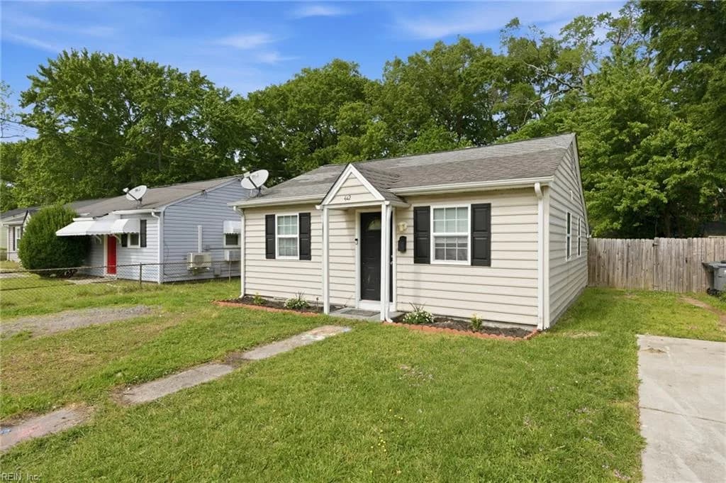 442 Smiley RD, HAMPTON VA 23663 - Main photo