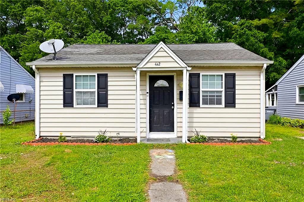 442 Smiley RD, HAMPTON VA 23663 - Photo 3