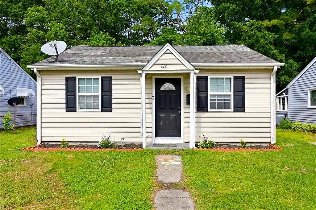 442 Smiley RD, HAMPTON VA 23663 - Photo 3