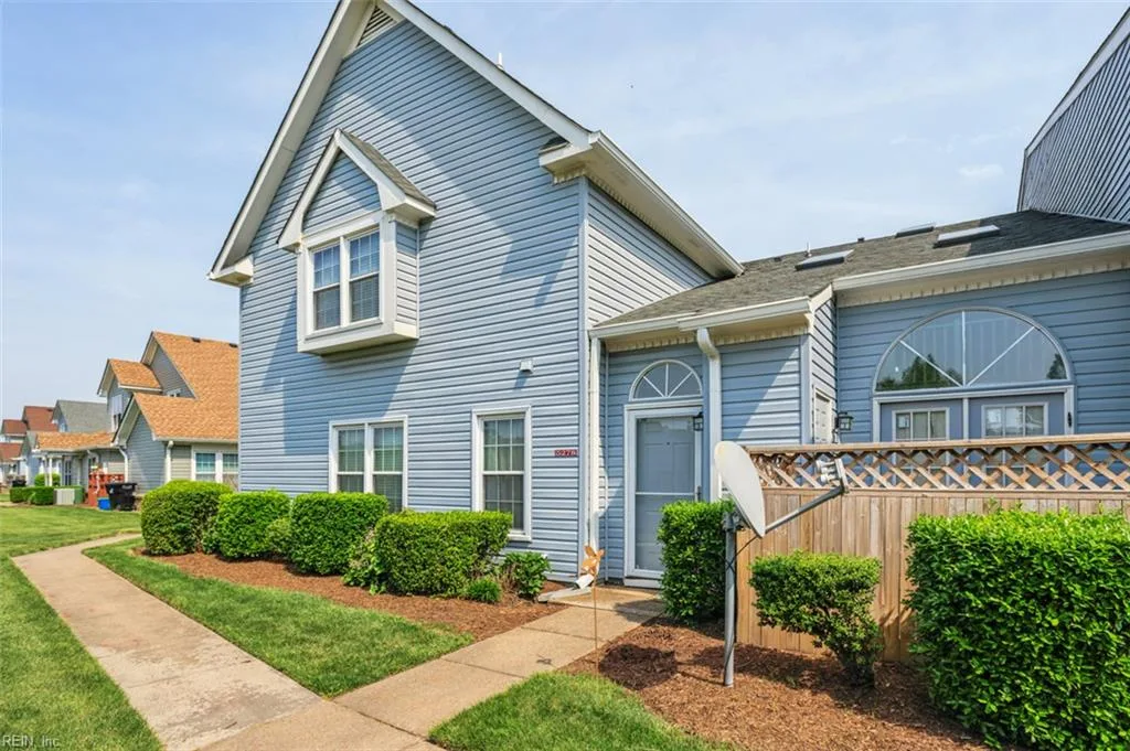 5278 Lake Victoria ARCH, Virginia Beach — 1 bed Residential, 1,049 sqft