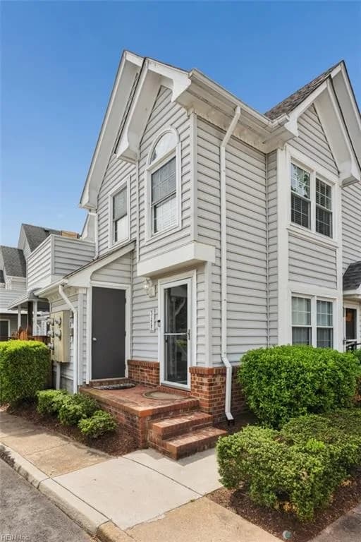 317 Wimbledon CHSE #F, CHESAPEAKE VA 23320 - Photo 2