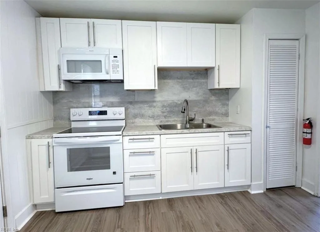 8846 Smithfield LN #7, SMITHFIELD VA 23430 - Photo 3