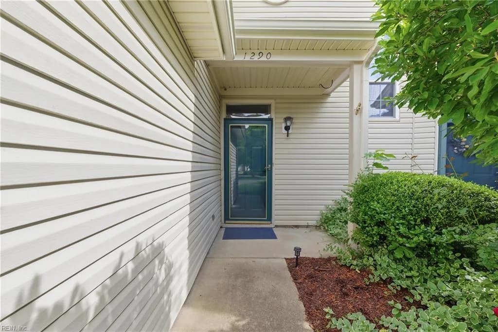 1290 Lake DR, NEWPORTNEWS VA 23602 - Photo 5