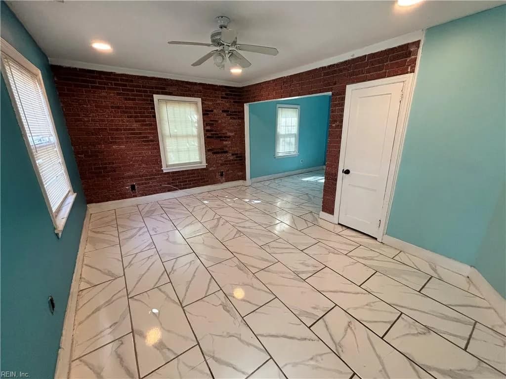 8 Clover ST, HAMPTON VA 23669 - Photo 4