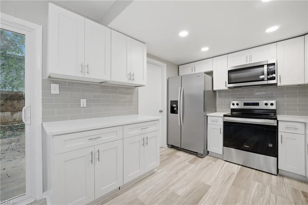 809 S Buckingham CT, VIRGINIABEACH VA 23462 - Photo 2