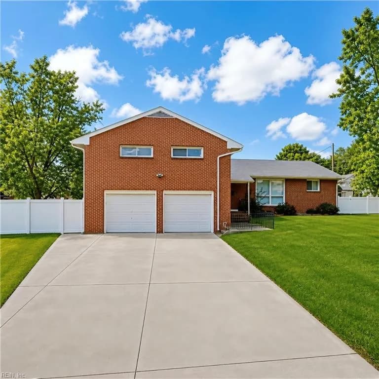17 Warren DR, NEWPORTNEWS VA 23608 - Photo 2