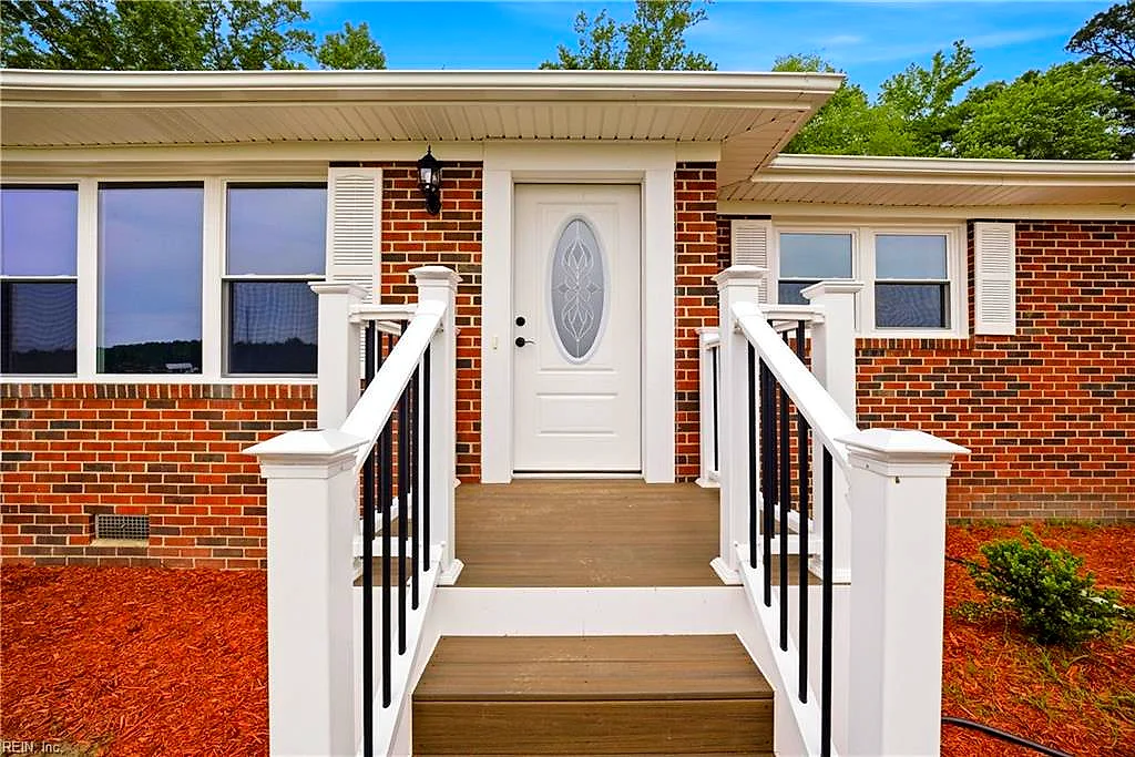 4733 Manning RD, Suffolk — 3 bed Residential, 1,400 sqft